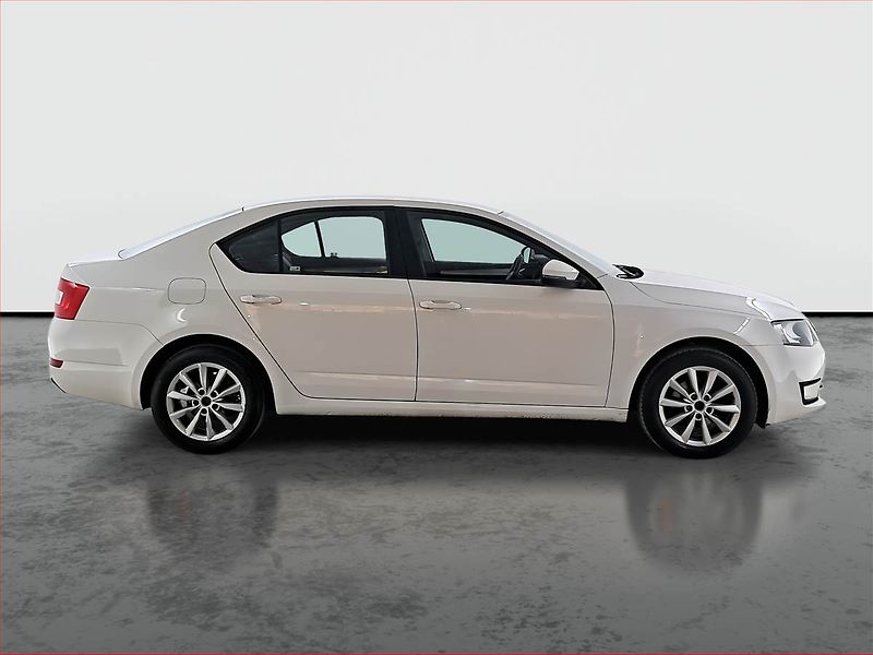 Škoda Octavia (2015) 1.6 TDI, ČR,1.maj, Tempomat - fotka 6 z 17
