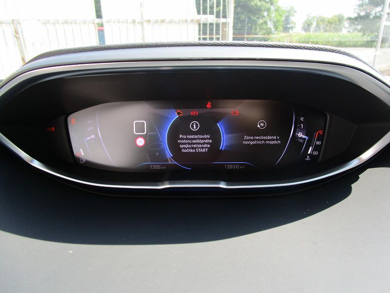 Peugeot 3008 1,2-96KW-1.MAJTIEL-NAJ-1.400KM - fotka 13 z 18