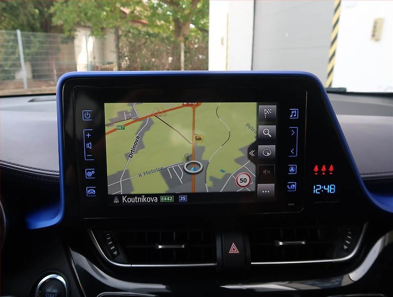 Toyota C-HR (2017) 1.2 Turbo, Serv.kniha - fotka 13 z 24