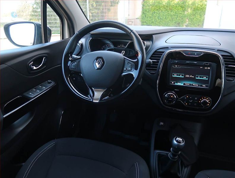 Renault Captur (2017) Limited 1.2 TCe, Serv.kniha - fotka 7 z 19