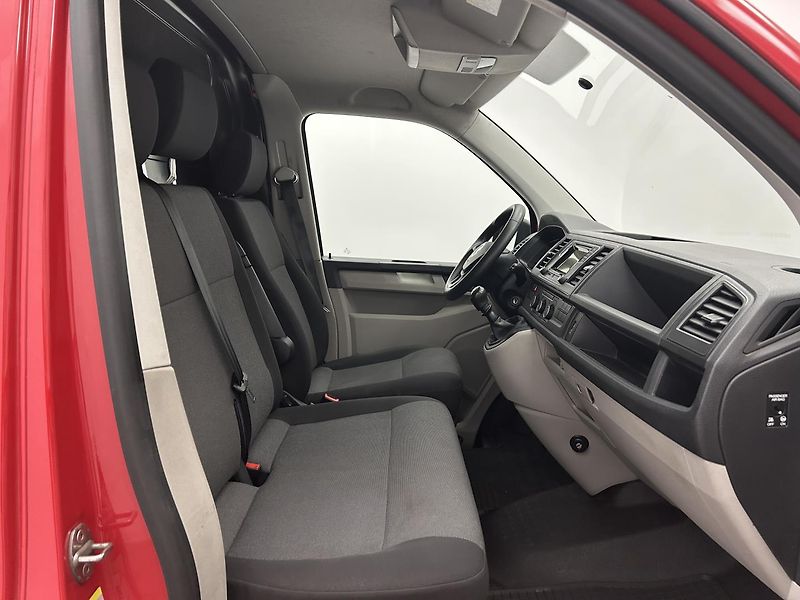 Volkswagen Transporter 2.0 TDI - fotka 18 z 23