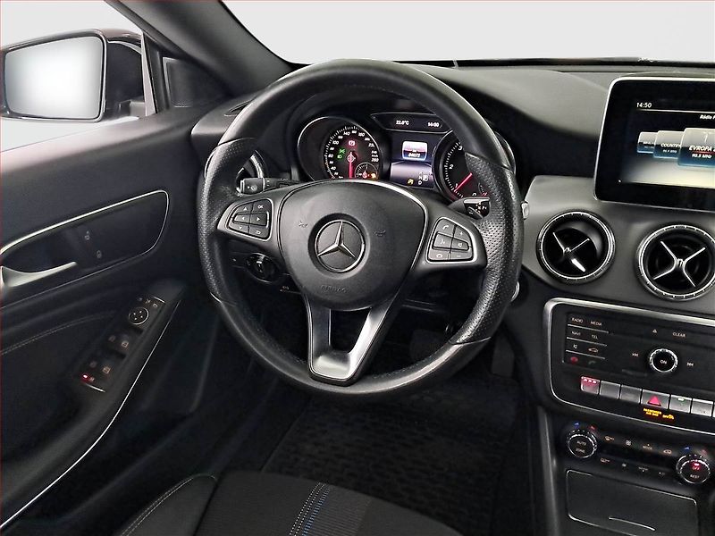 Mercedes-Benz CLA (2017) 180 CDI, Automat, Kůže, Navi - fotka 7 z 18