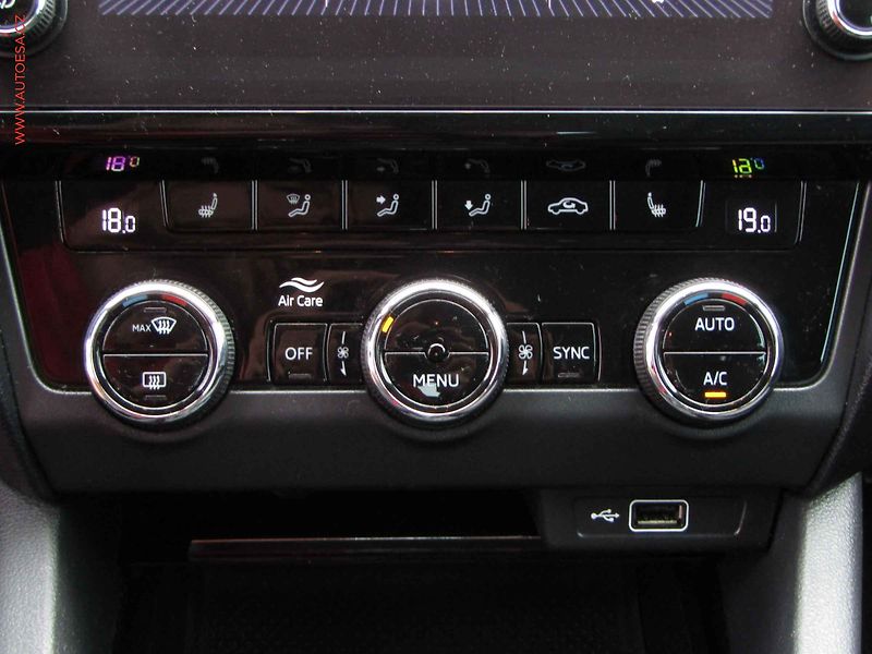 Škoda Octavia (2020) 2.0TDi, ČR, Style, LED, +pneu - fotka 15 z 20