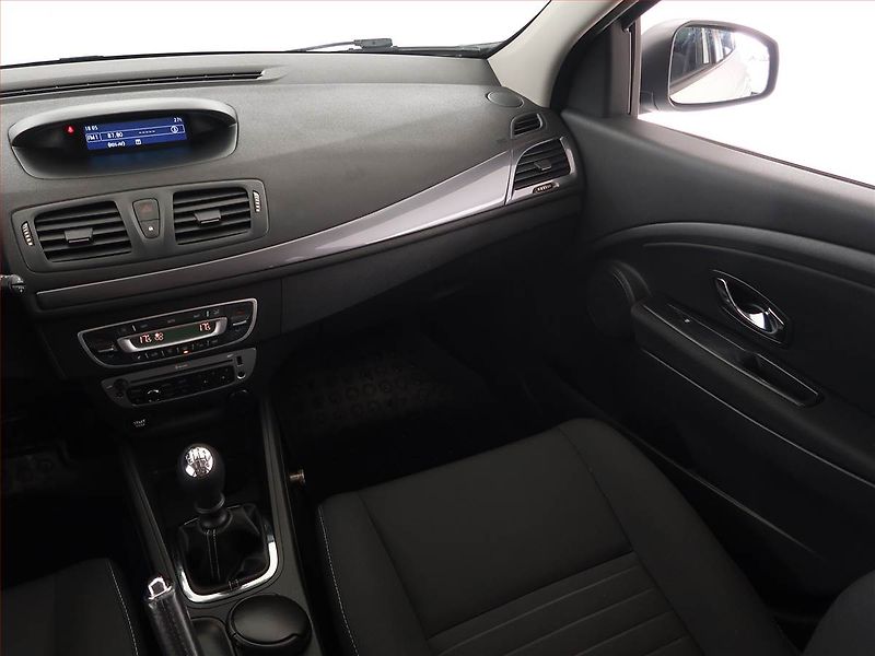 Renault Mégane (2014) Limited 1.6 16V, Tempomat - fotka 8 z 16