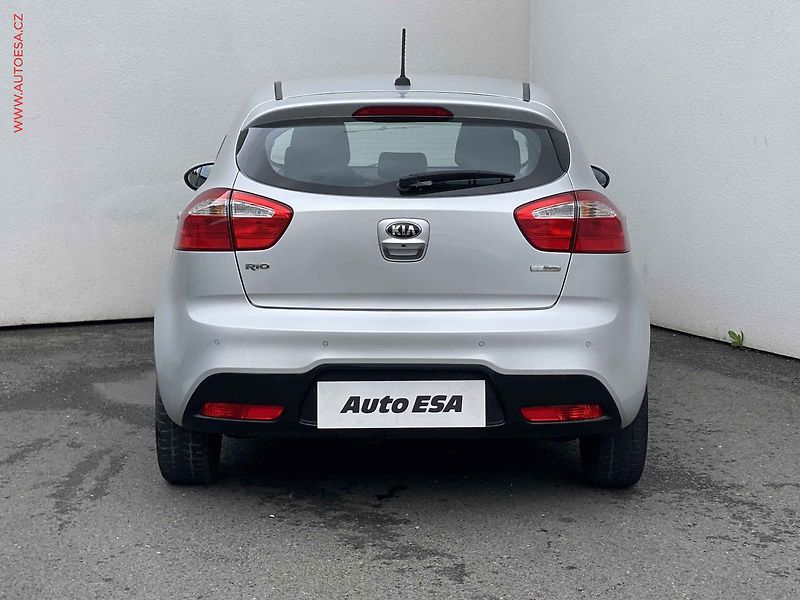 Kia Rio (2015) 1.4i, Edition, navi, kamera - fotka 5 z 18