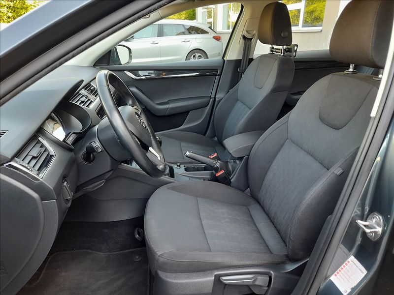 Škoda Octavia 1,6 TDi Style - fotka 14 z 19