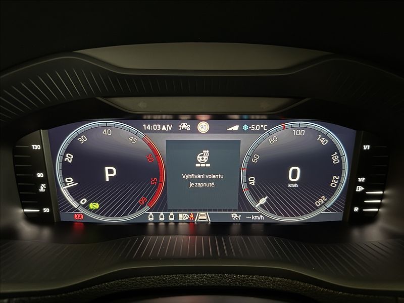 Škoda Karoq 2,0 TDi  DSG 4x4 Style Virtual - fotka 24 z 45