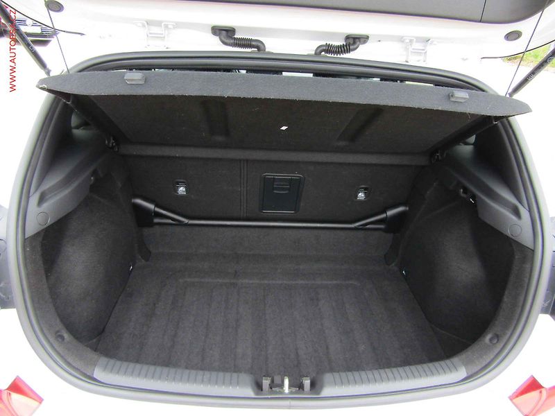 Hyundai i30 (2020) 2.0 i, serviska - fotka 7 z 20