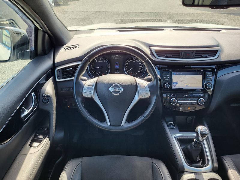 Nissan Qashqai 1.2 DIG-T 85kW - fotka 9 z 46