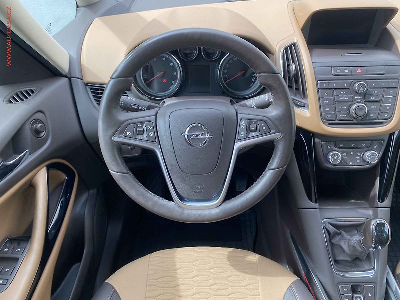 Opel Zafira (2014) 1.6 CDTi, 1.maj, AC, TZ, navi - fotka 11 z 17