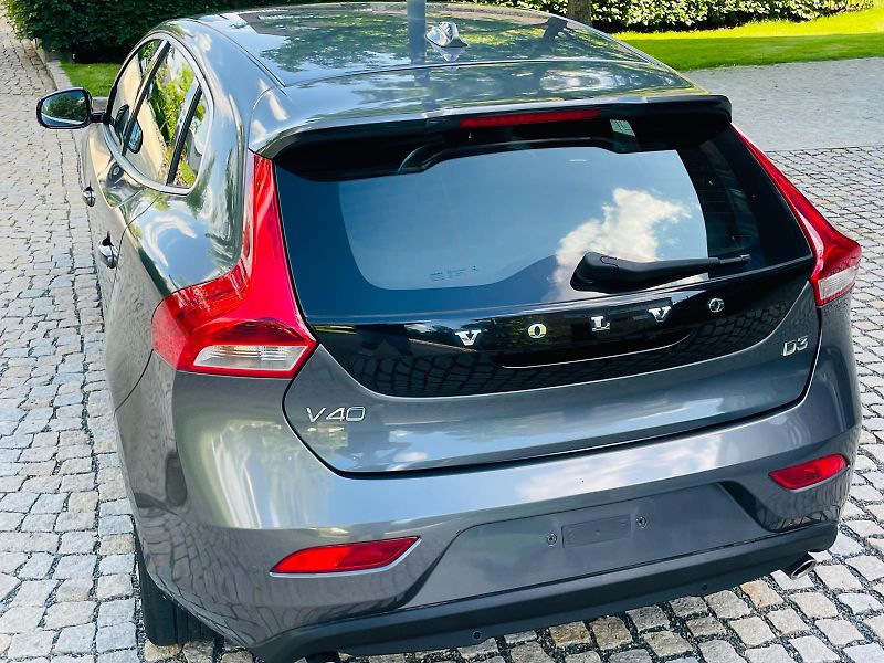Volvo V40 2.0D3 5VÁLEC MANUÁL SERVISKA - fotka 17 z 48