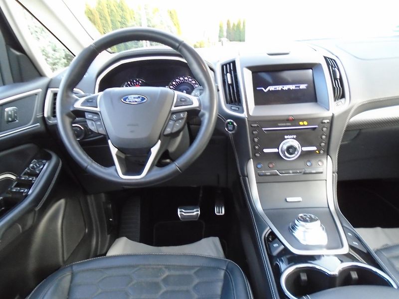 Ford S-MAX 2,0EcoBlue 140kW Vignale 8AT 7 - fotka 14 z 46