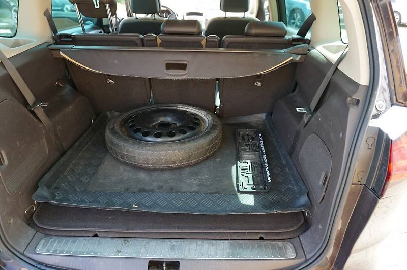 Opel Zafira (2012) Tourer 2,0 96 kW - fotka 13 z 30