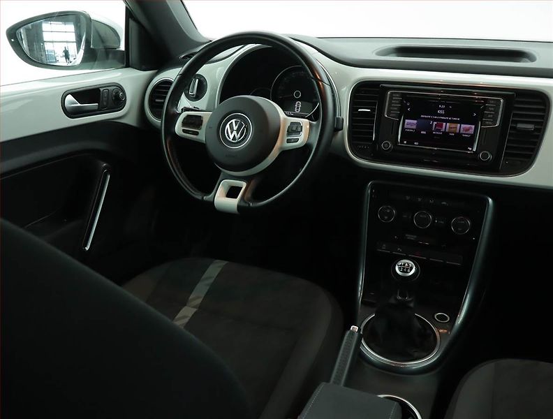 Volkswagen Beetle (2018) 1.2 TSI, Navi, Tempomat - fotka 7 z 15