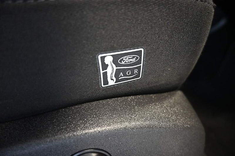 Ford Mondeo (2022) 2.0 LED SONY ACC Tažné 8AT ECO - fotka 27 z 35