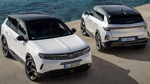 Hodně plug-in hybridních modelů nabízí třeba Opel.