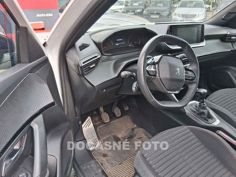 Peugeot 2008 (2023) 1.2PT, 1.maj,ČR, Active, LED - fotka 3 z 3