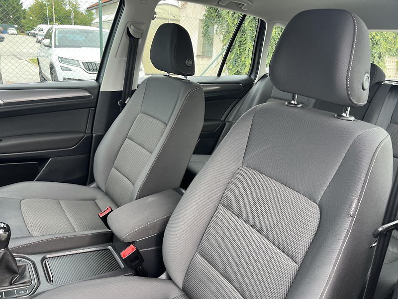 Volkswagen Golf Sportsvan 1.5TSi 96kw KLIMA TAŽNÉ  - fotka 10 z 46