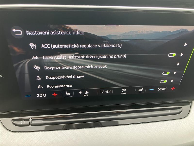 Škoda Octavia 2,0 TAŽNÉ,MATRIX-BEAM,COLUMBUS - fotka 24 z 40