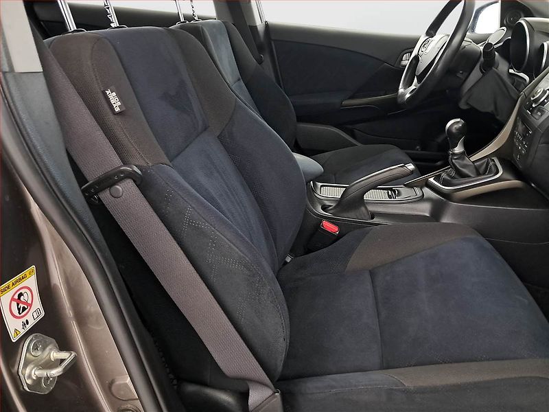 Honda Civic (2013) 1.8 i-VTEC, Tempomat - fotka 9 z 17