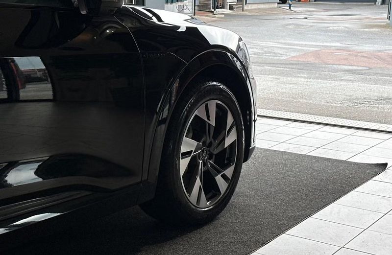 Audi Q8 e-tron 55 Q SoH 97% 360k Pano Vzduch - fotka 9 z 38