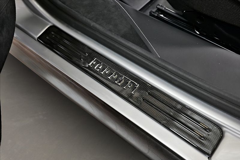 Ferrari SF90 (2024) Spider LIFT / CARBON / JBL - fotka 17 z 26