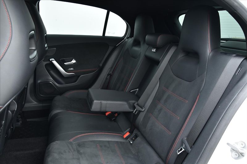 Mercedes-Benz Třídy A 200 120kW AMG SERVIS. KNIHA ČR - fotka 10 z 26