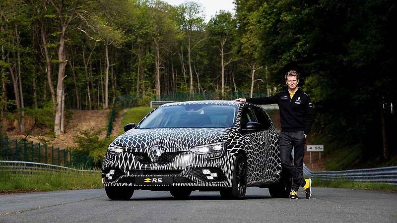 Maskovaný prototyp Renaultu Mégane R.S..
