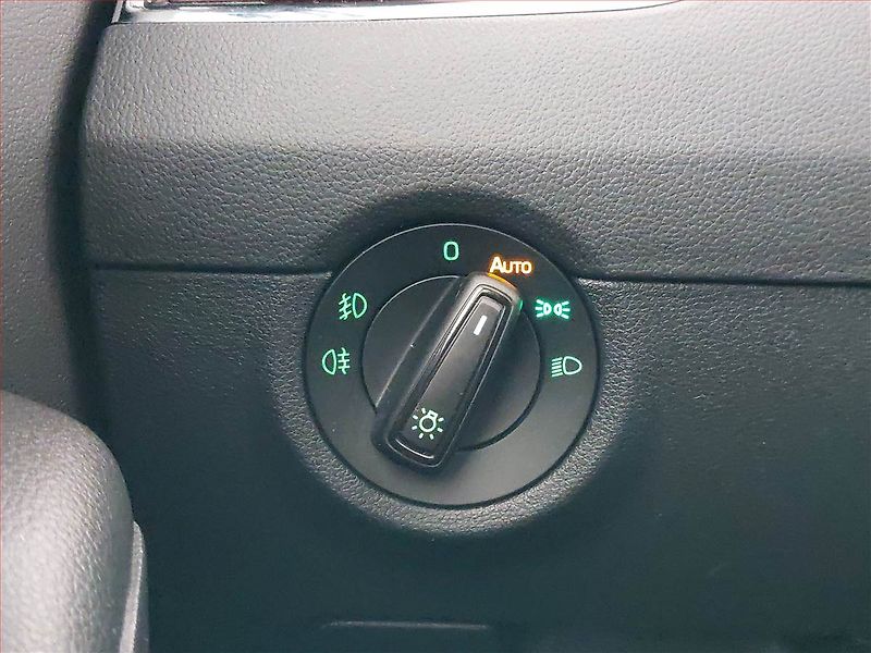 Škoda Octavia (2018) Extra 1.4 TSI, ČR,1.maj - fotka 19 z 20