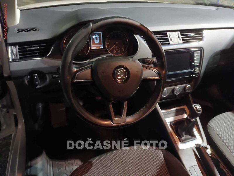 Škoda Octavia (2015) 2.0TDi, ČR, servis.kniha - fotka 3 z 3