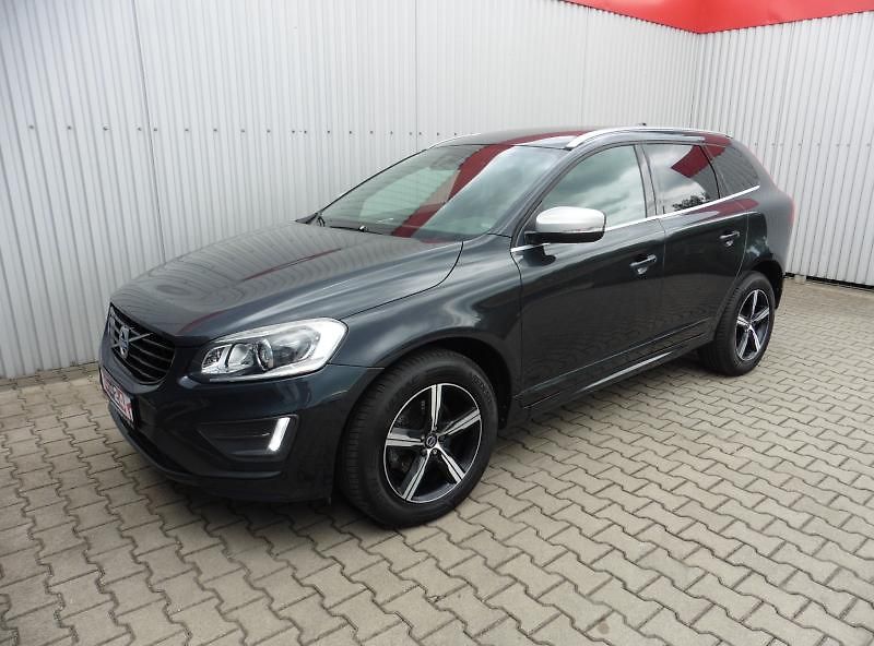 Volvo XC60 2.4 D5 R-Design AWD A/T Navi - fotka 1 z 15