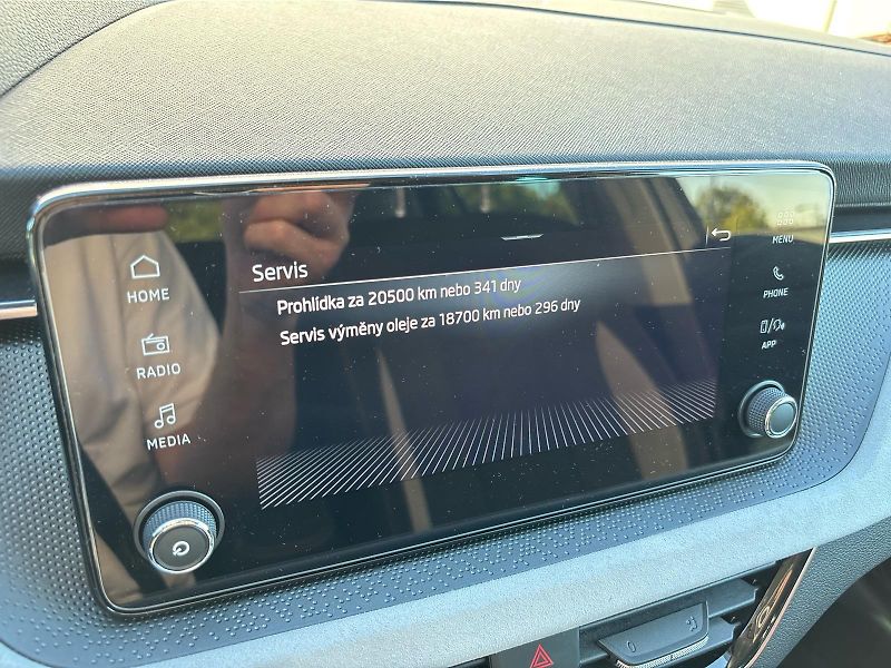 Škoda Scala 1.0 TSI 85 kW TOP SELECTION - fotka 18 z 30