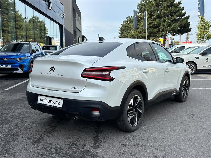 Citroën C4 X 1,2 PureTech  Shine EAT8 - fotka 6 z 28