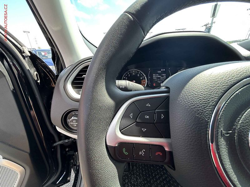 Jeep Renegade (2020) 1.0 T-GDi, autoAC, temp - fotka 16 z 17