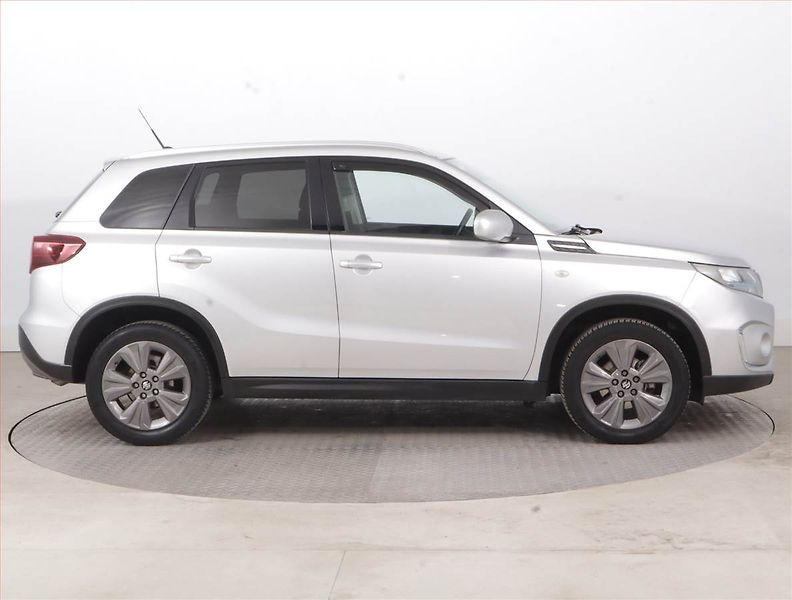 Suzuki Vitara (2021) Premium 1.4 BoosterJet - fotka 6 z 15