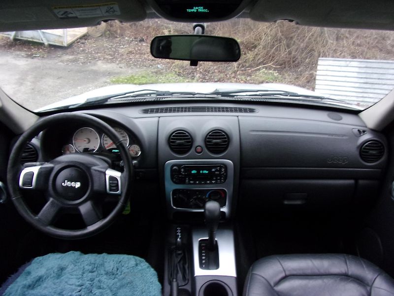 Jeep Cherokee (2004) 2.5 CRD 105kW 4X4  BEZ KOROZE - fotka 10 z 23