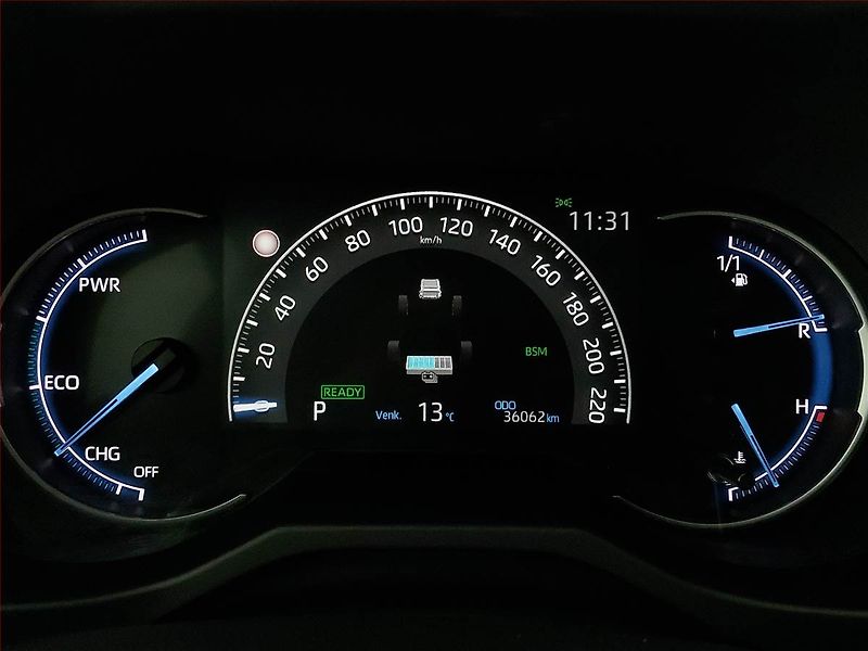 Toyota RAV4 (2022) 2.5 Hybrid - fotka 11 z 20