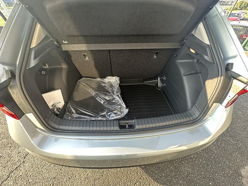 Škoda Fabia CLASSIC 1.0TSI 85kW + tažné - fotka 8 z 13
