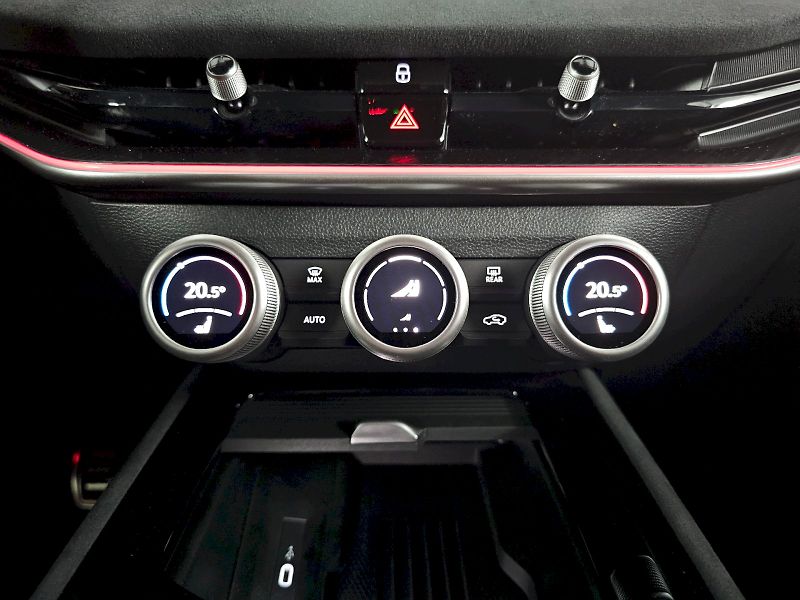 Škoda Superb (2025) 2.0TDi 142kW 4X4 SPORTLINE WEB - fotka 24 z 34