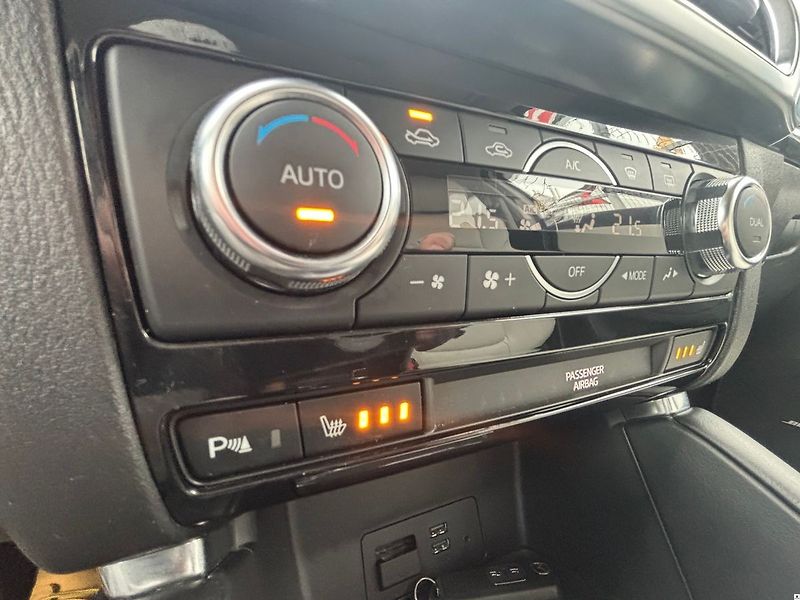 Mazda CX-5 2.2D/2017/MAN6,4X4-ZÁRUKA12-36 - fotka 37 z 54