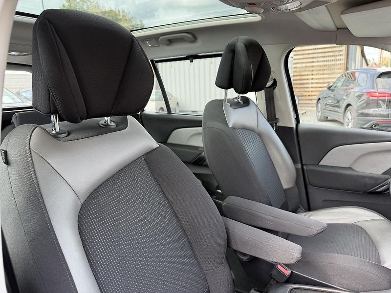 Citroën Grand C4 Picasso 2.0 HDI 7-MÍST NAVIGACE TAŽNÉ - fotka 11 z 13