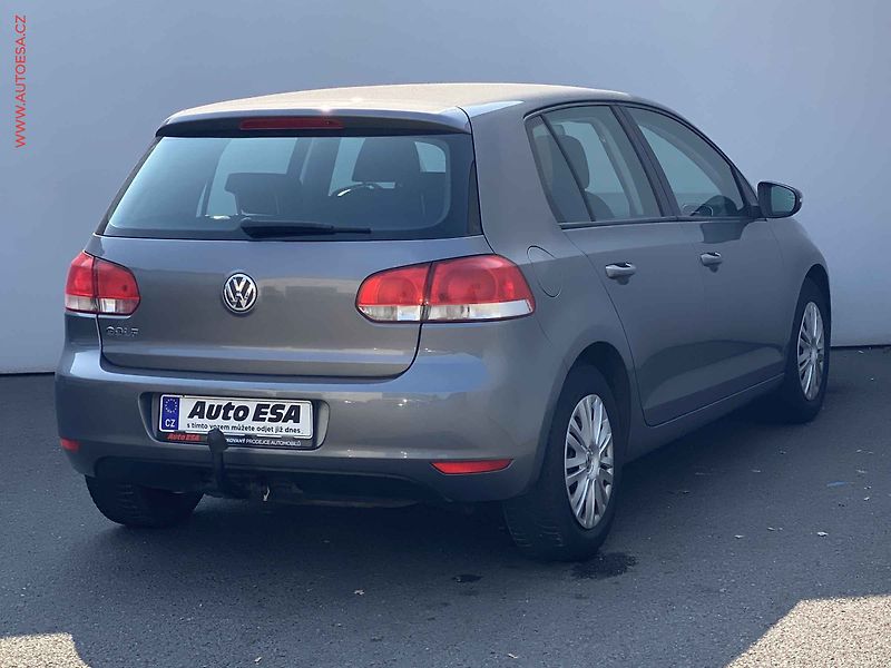 Volkswagen Golf (2009) 1.4 i, Trendline, TZ - fotka 4 z 16