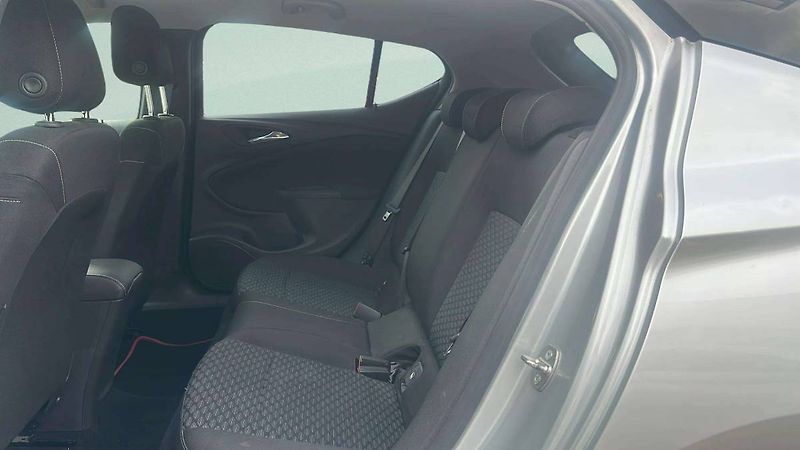 Opel Astra K 5DR Enjoy B16DTE 81kW MT6/00 - fotka 7 z 22