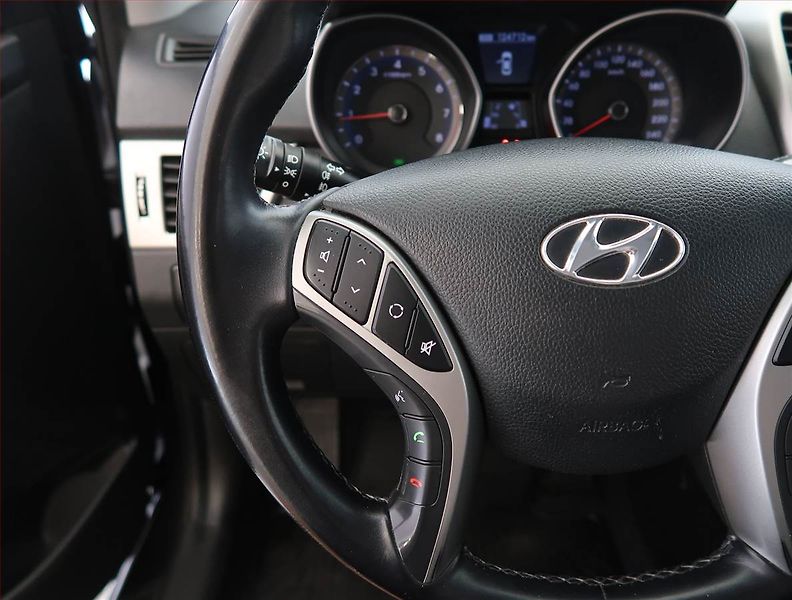 Hyundai i30 (2016) 1.6 GDI, ČR,1.maj, Tempomat - fotka 15 z 17