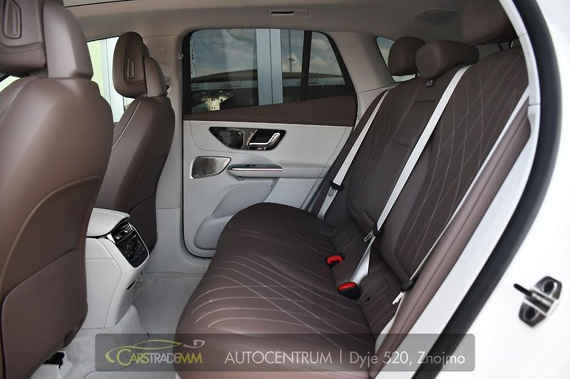 Mercedes-Benz EQE 500 4M VZDUCH MASÁŽE PANOR TAŽ - fotka 18 z 63