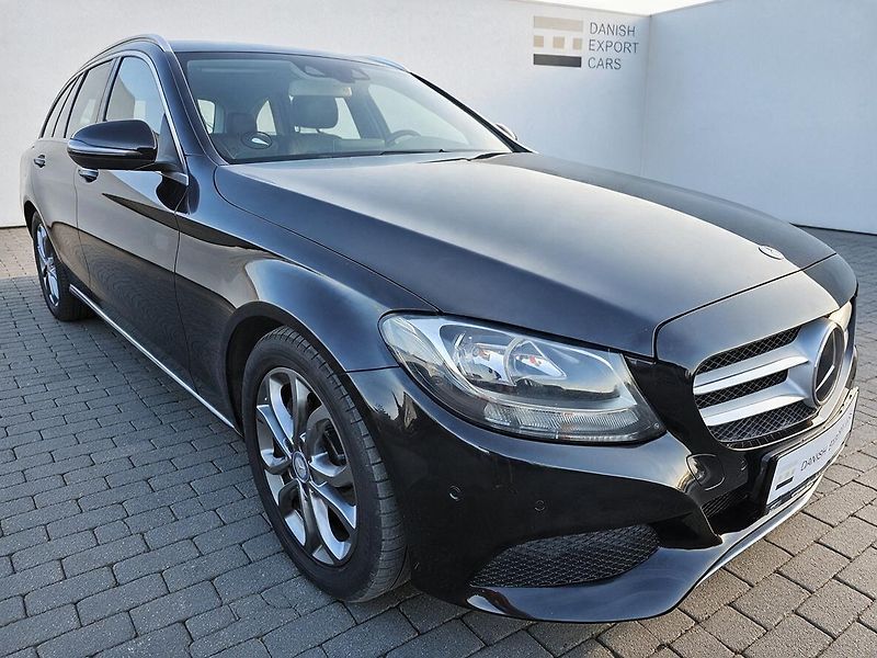 Mercedes-Benz Třídy C (2016) C220D 125kW 4MATIC 7G AIRMATIC - fotka 3 z 50