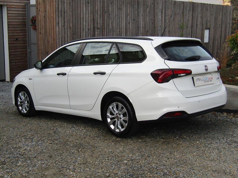Fiat Tipo (2018) 1.4 16V 70kW - fotka 5 z 39