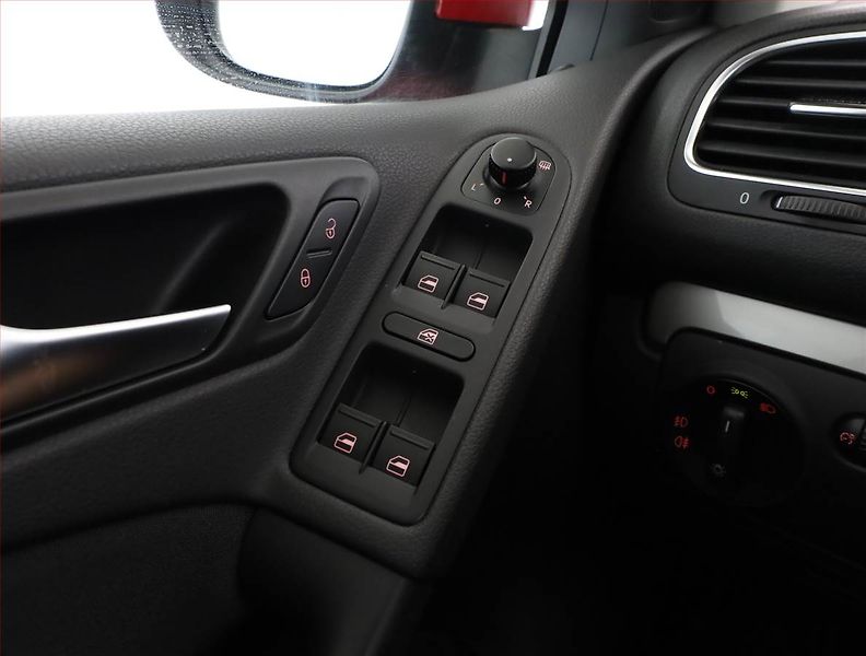 Volkswagen Golf (2011) 1.2 TSI, ČR,1.maj, Serv.kniha - fotka 14 z 16