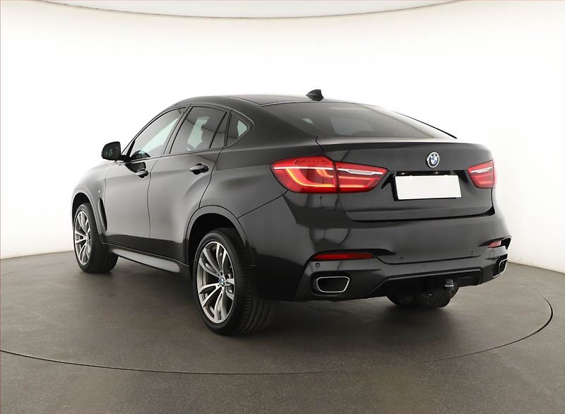 BMW X6 (2016) M Paket xDrive40d - fotka 4 z 21