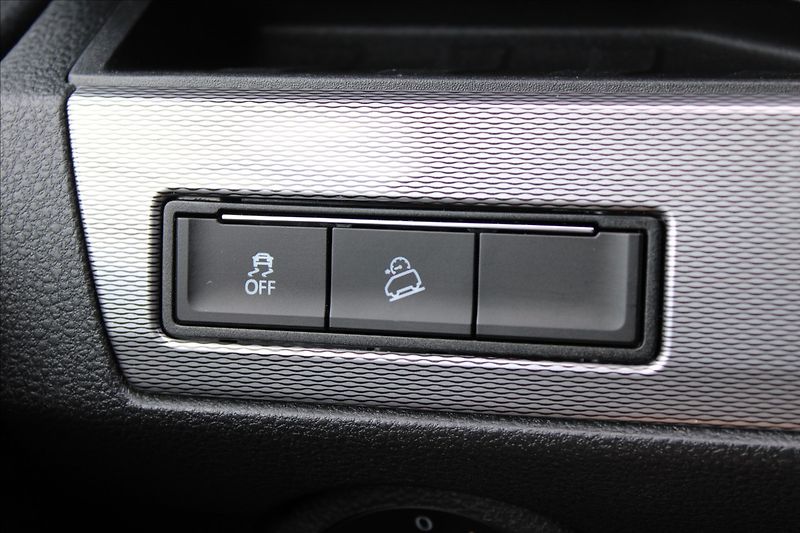 Volkswagen Multivan 2,0 TDI  1MAJ,7MÍST,AT,4x4,DPH - fotka 26 z 40